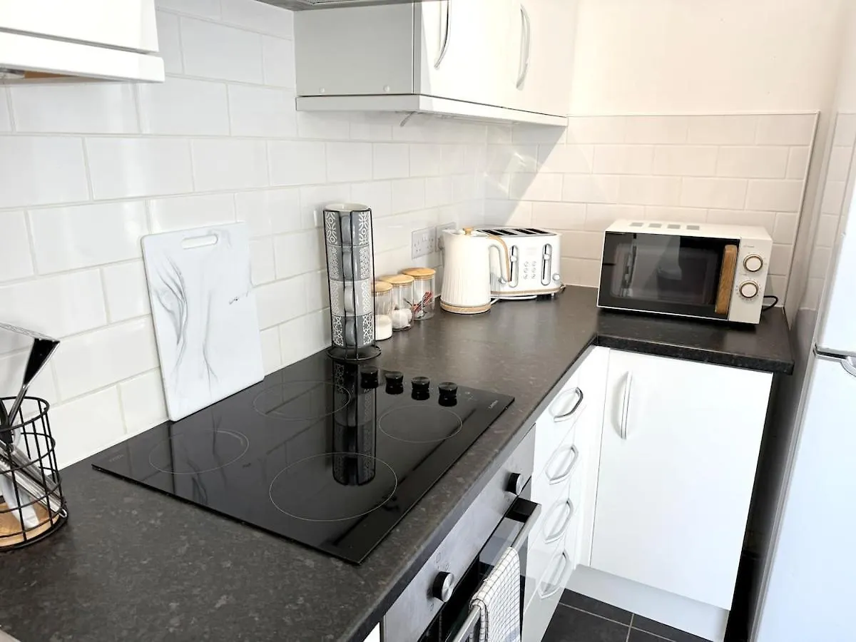 City Centre Embankment View Apartment Sleeps 3 Cardiff 0*,  Reino Unido