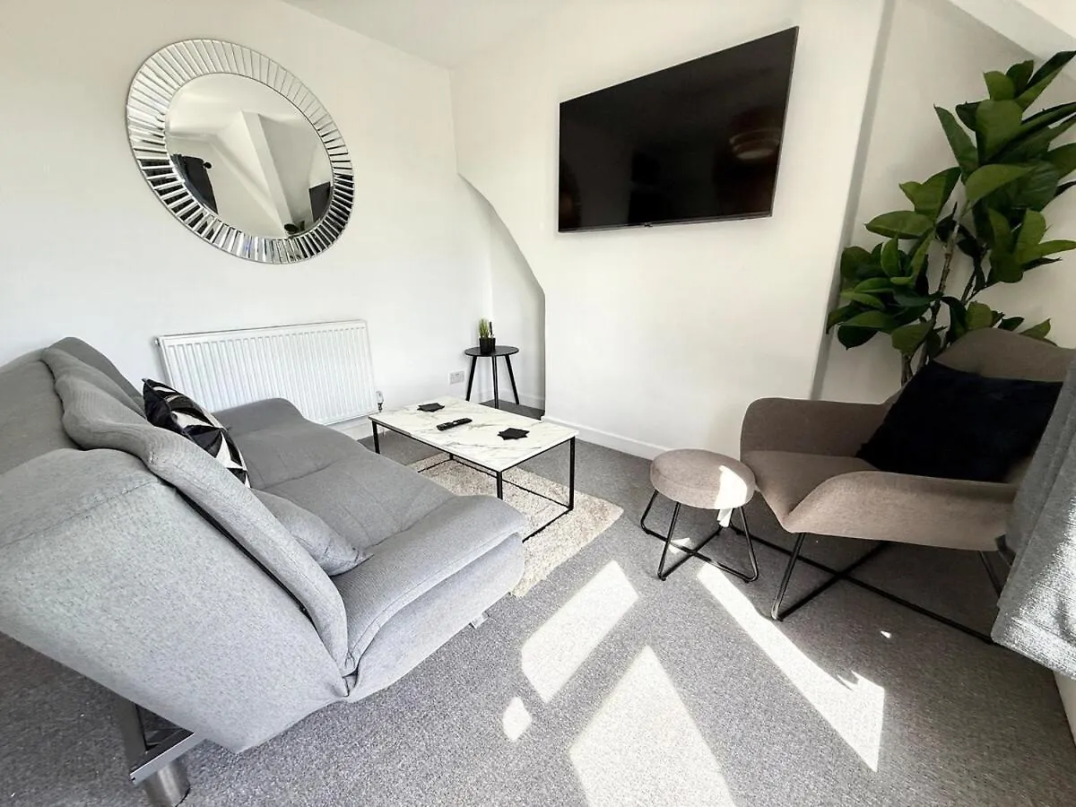City Centre Embankment View Apartment Sleeps 3 Cardiff 0*,